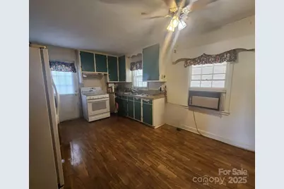 100 Carolina Circle, Lincolnton, NC 28092 - Photo 4