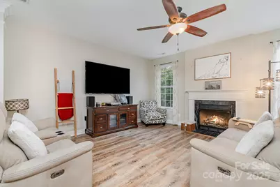 3815 Blazeprince Drive, Charlotte, NC 28215 - Photo 4