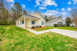 10610 Coulport Ln, Charlotte, NC 28215 - Photo 4