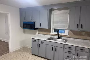 4934 Galax Dr, Charlotte, NC 28213 - Photo 2