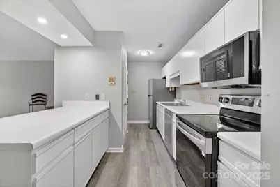 7348 Rose Terrace Court, Charlotte, NC 28215 - Photo 8