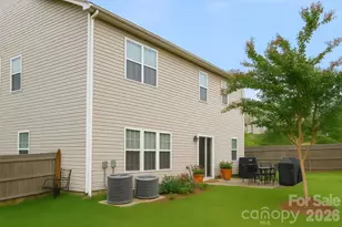 6639 Ruth Ferrell Ct, Charlotte, NC 28269 - Photo 2