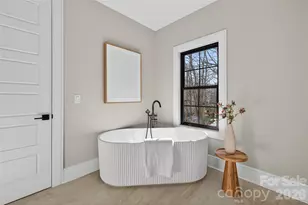 6811 Burlwood Rd, Charlotte, NC 28211 - Photo 26