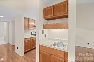 8015 Cedar Glen Dr, Charlotte, NC 28212 - Photo 12