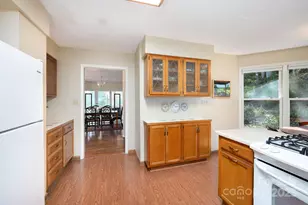 9 Sandon Cir, Asheville, NC 28804 - Photo 16