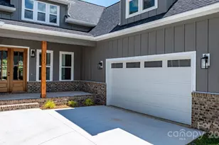 3733 Whitney Dr NE, Hickory, NC 28601 - Photo 2