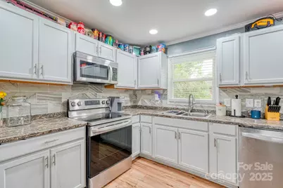 80 Morgan Street, Marion, NC 28752 - Photo 10