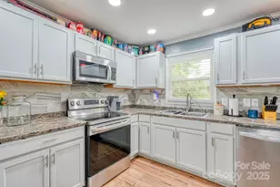 80 Morgan St, Marion, NC 28752 - Photo 10