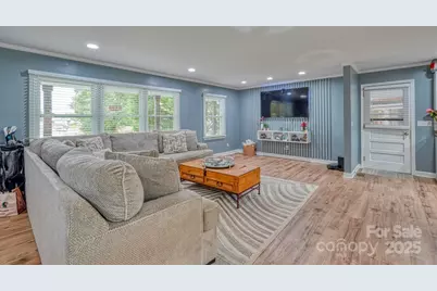 80 Morgan Street, Marion, NC 28752 - Photo 6