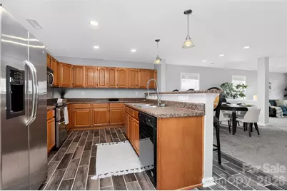 15705 Lakepoint Forest Drive, Charlotte, NC 28278 - Photo 6