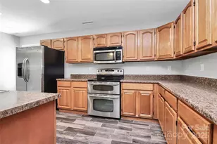 15705 Lakepoint Forest Dr, Charlotte, NC 28278 - Photo 18