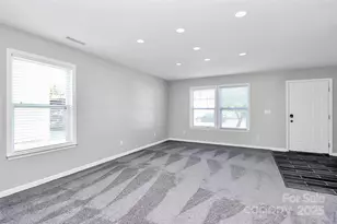 15705 Lakepoint Forest Dr, Charlotte, NC 28278 - Photo 8