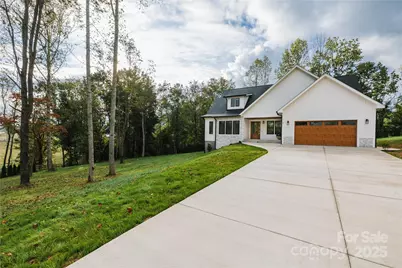 27 Baxter Woods Lane, Candler, NC 28715 - Photo 2
