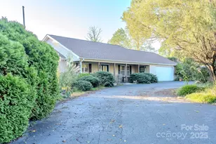 565 Overlook Dr, Spruce Pine, NC 28777 - Photo 24