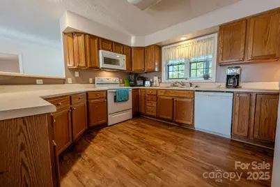 565 Overlook Drive, Spruce Pine, NC 28777 - Photo 28