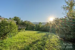 565 Overlook Dr, Spruce Pine, NC 28777 - Photo 12