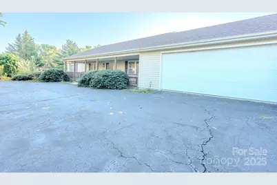 565 Overlook Drive, Spruce Pine, NC 28777 - Photo 16