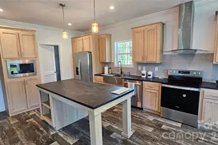 131 Boxwood Ln, Forest City, NC 28043 - Photo 12