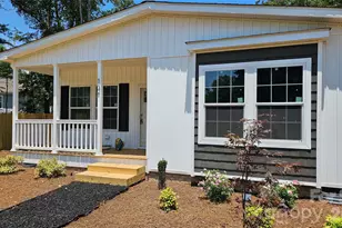 131 Boxwood Ln, Forest City, NC 28043 - Photo 2