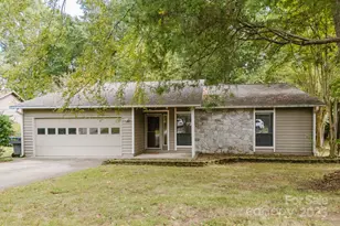 3844 Sweetgrass Ln, Charlotte, NC 28226 - Photo 4