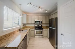 3844 Sweetgrass Ln, Charlotte, NC 28226 - Photo 12