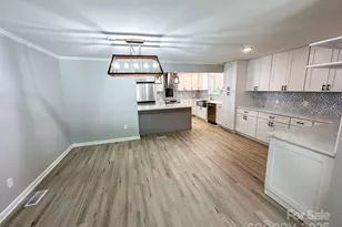 7812 Highbanks Ct, Charlotte, NC 28212 - Photo 6