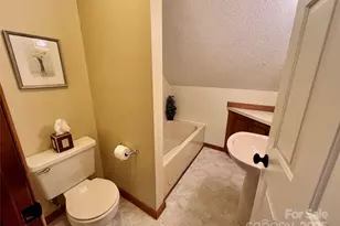 567 Daniel Daughters Dr, West Jefferson, NC 28694 - Photo 14