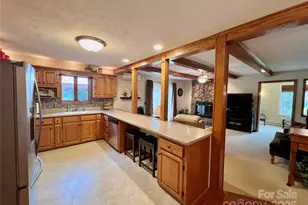 567 Daniel Daughters Dr, West Jefferson, NC 28694 - Photo 6