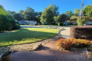 2215 Hassell Pl, Charlotte, NC 28209 - Photo 6