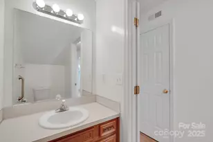 3275 White Oak Ct, Claremont, NC 28610 - Photo 6