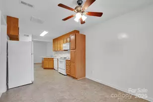 3275 White Oak Ct, Claremont, NC 28610 - Photo 8