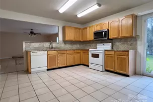 3431 Pikes Peak Dr, Gastonia, NC 28052 - Photo 14