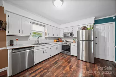 624 Overlook Drive, Newton, NC 28658 - Photo 12