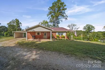 624 Overlook Drive, Newton, NC 28658 - Photo 4