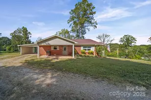 624 Overlook Dr, Newton, NC 28658 - Photo 4