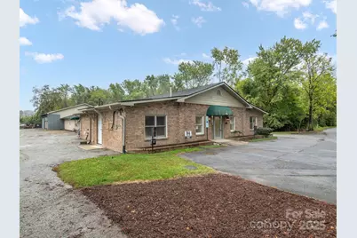 732 Jonesborough Street, Hendersonville, NC 28739 - Photo 1