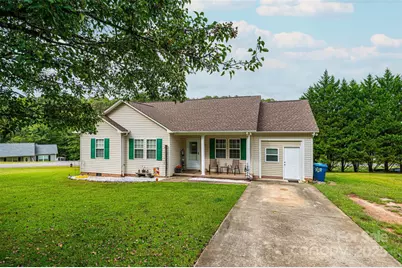 1324 39th Street SW, Hickory, NC 28602 - Photo 1