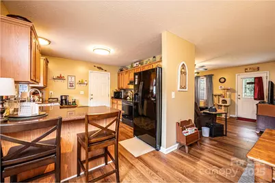 1324 39th Street SW, Hickory, NC 28602 - Photo 8