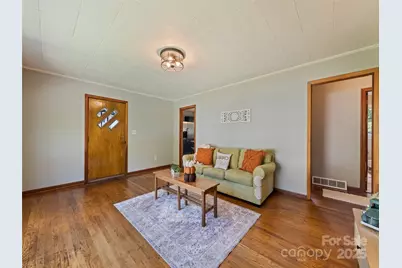 84 S Hill Street, Waynesville, NC 28786 - Photo 10