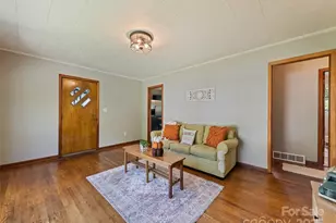 84 S Hill St, Waynesville, NC 28786 - Photo 10