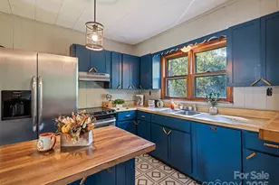 84 S Hill St, Waynesville, NC 28786 - Photo 12