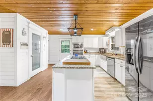 679 Solomon Jones Rd, Cedar Mountain, NC 28718 - Photo 10