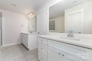 7725 Shalom Dr, Charlotte, NC 28216 - Photo 10