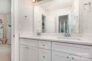 7725 Shalom Dr, Charlotte, NC 28216 - Photo 14