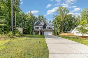 7725 Shalom Dr, Charlotte, NC 28216 - Photo 2