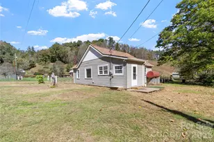 689 Bald Mountain Rd, Burnsville, NC 28714 - Photo 1