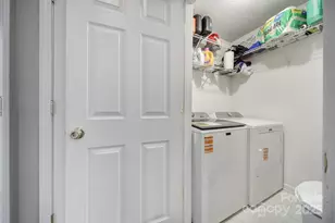 10919 Holly Ridge Blvd, Charlotte, NC 28216 - Photo 14