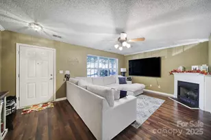 10919 Holly Ridge Blvd, Charlotte, NC 28216 - Photo 6