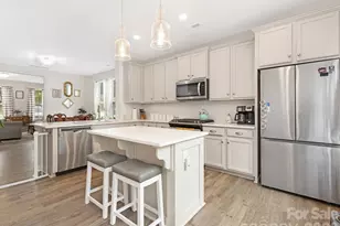 2817 Shamrock Dr, Charlotte, NC 28205 - Photo 1