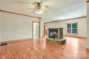 80 Oak Meadow Ln, Hendersonville, NC 28792 - Photo 8